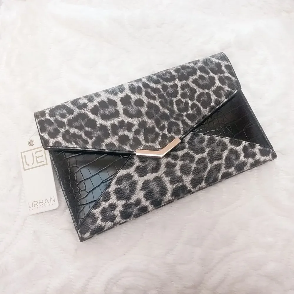Urban Expressions Crossbody Clutch Convertible Leopard Snake Print Chain New OOS